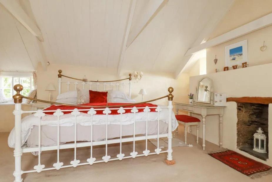 Meadowside Cottage, Characterful Grade 2 Listed Cottage Near To Wadebridge And Padstow Eksteriør billede